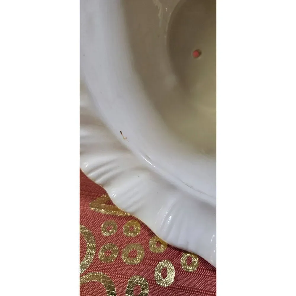 Atlantic Mold Self Watering Shell Planter